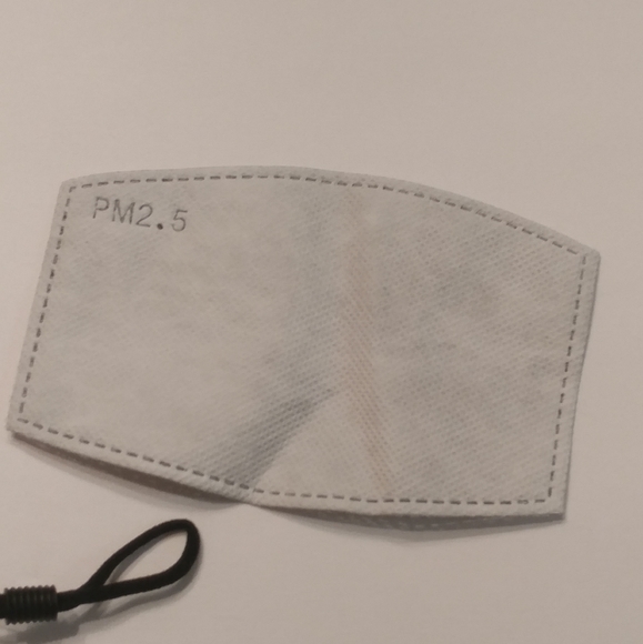 Red/White Face Mask - Picture 5 of 6